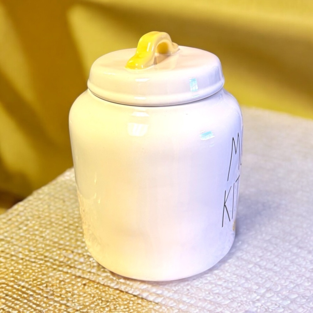 Rae Dunn MOMS KITCHEN Spring Daisy Collectible Canister NWOT Yellow & White Cute - Picture 10 of 16